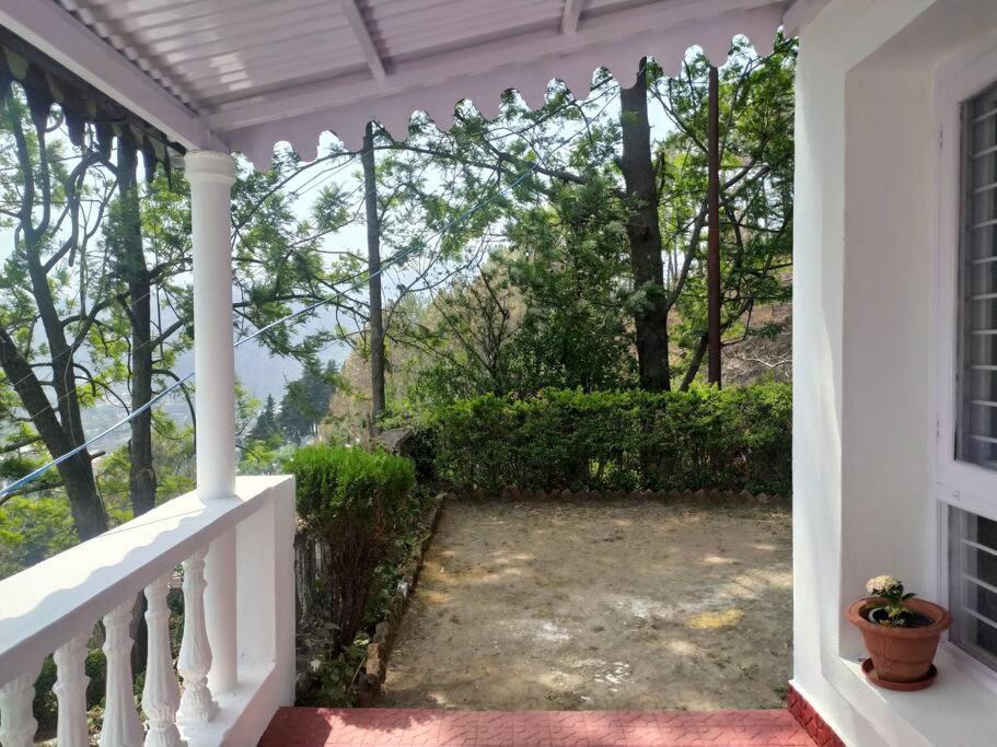 Whistling Thrush Cottage, Bhimtal ナイニタール エクステリア 写真