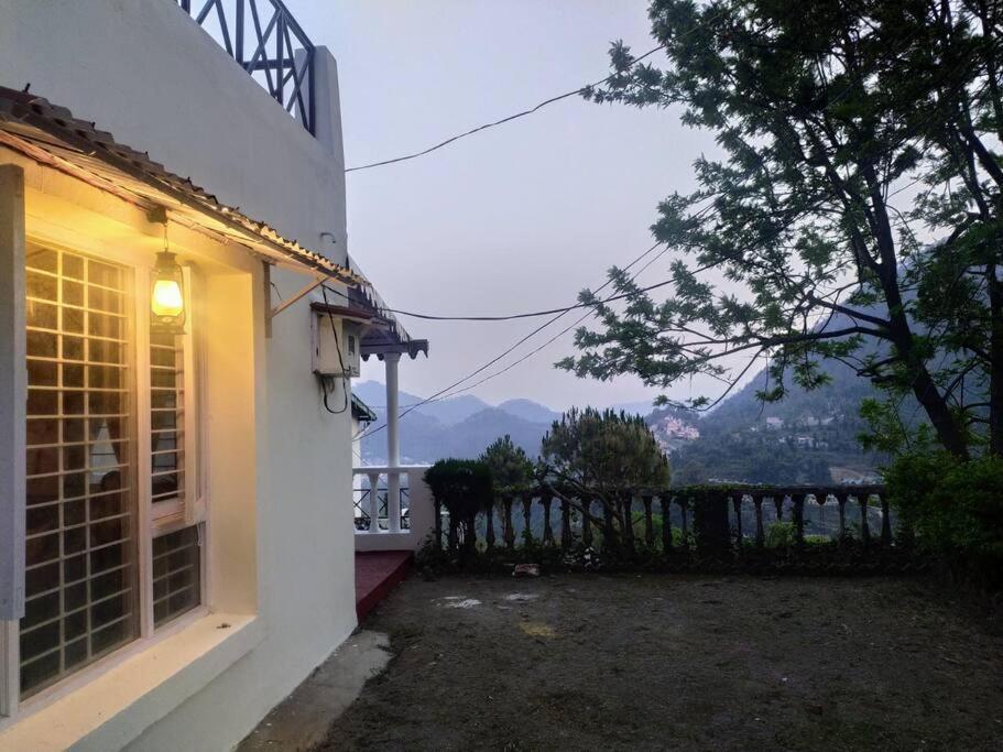 Whistling Thrush Cottage, Bhimtal ナイニタール エクステリア 写真