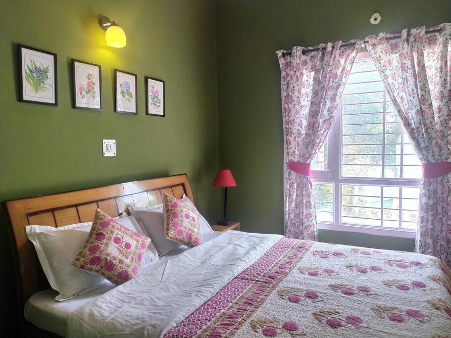 Whistling Thrush Cottage, Bhimtal ナイニタール エクステリア 写真